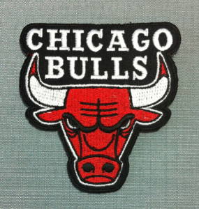 chicago bulls logo©alittlemercerie