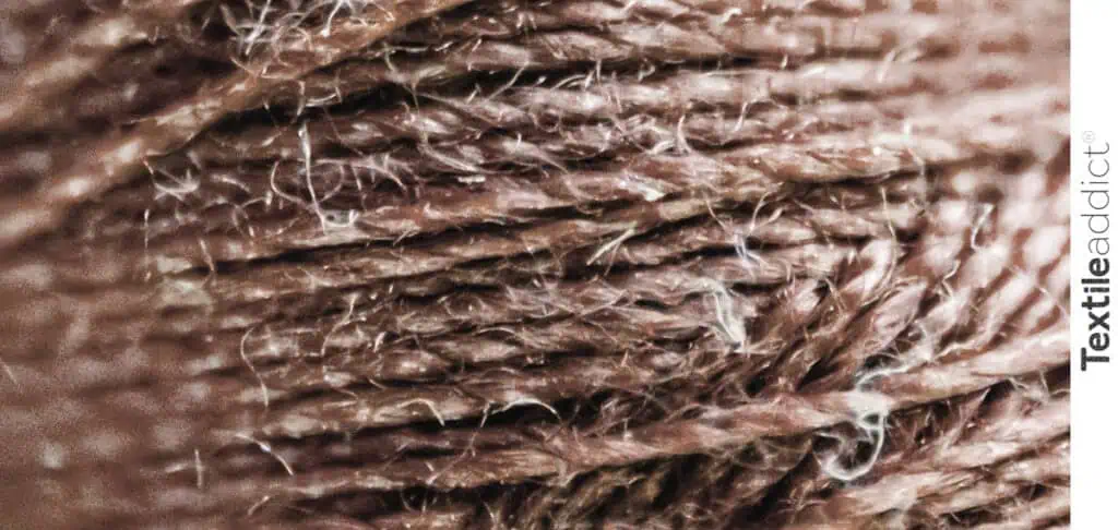 Échantillons de fibres et fils textiles