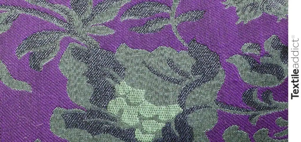 Échantillon de tissu Jacquard avec un motif complexe