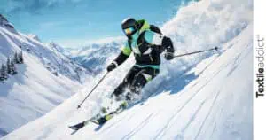 skieur habillé de vêtements de sports d'hiver